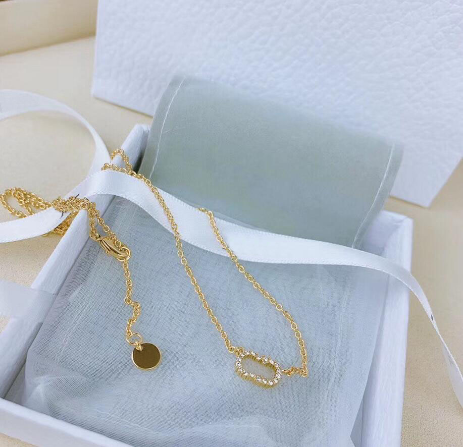 Fashion Gold Silver Pendant Necklace Chain Luxury Designer Choker Necklaces For Women Lady Love Jewelry Party Wedding Engagement Gift With Box
Fashion Gold Silver Pendant Necklace Chain Luxury Designer Choker Necklaces For Women Lady Love Jewelry Party Wedding Engagement Gift With Box