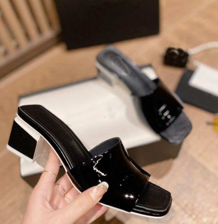 Patent Calfskin Mules Slippers Women Summer Beach Sandals Dark Beige Purple Black Green Designer Luxury Slides Outdoor Lady Shoes