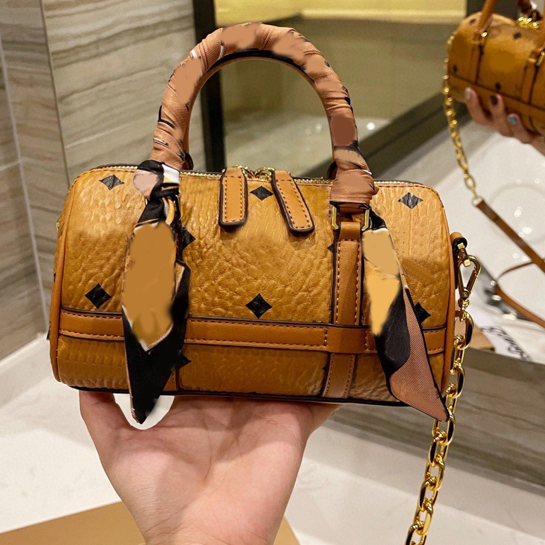 Pillow Bags Printing Totes Luxury Designer Brand Senior RibbonsFashion Shoulder Handbags High Quality Chains Phone Women Bag Wallet Metallic Cross body, No bag
Pillow Bags Printing Totes Luxury Designer Brand Senior RibbonsFashion Shoulder Handbags High Quality Chains Phone Women Bag Wallet Metallic Cross body, No bag