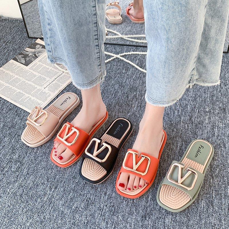 Slippers 2021 Summer V-buckle Metal Outer All-match Rhinestone Leather Open-toed Flat Sandals And, Black
Slippers 2021 Summer V-buckle Metal Outer All-match Rhinestone Leather Open-toed Flat Sandals And, Black