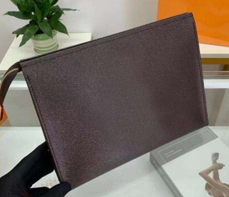Luxurys Flower Coffee Black Lattice Mens Women Make Up Wallets Cosmetic Bag Zipper Designer Handbags shoesfinder Purses N47542 Dust Bag Bags
Luxurys Flower Coffee Black Lattice Mens Women Make Up Wallets Cosmetic Bag Zipper Designer Handbags shoesfinder Purses N47542 Dust Bag Bags