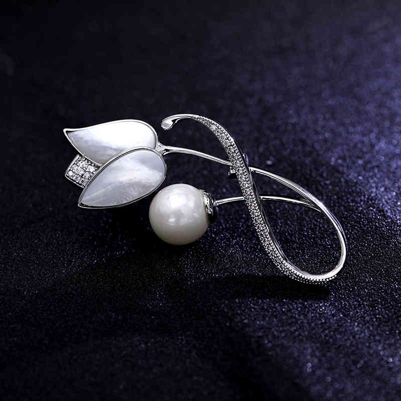 Korean Fashion Personality High-grade Brooch Female Natural Mother Shell Suit Coat Versatile Accessories Tulip
