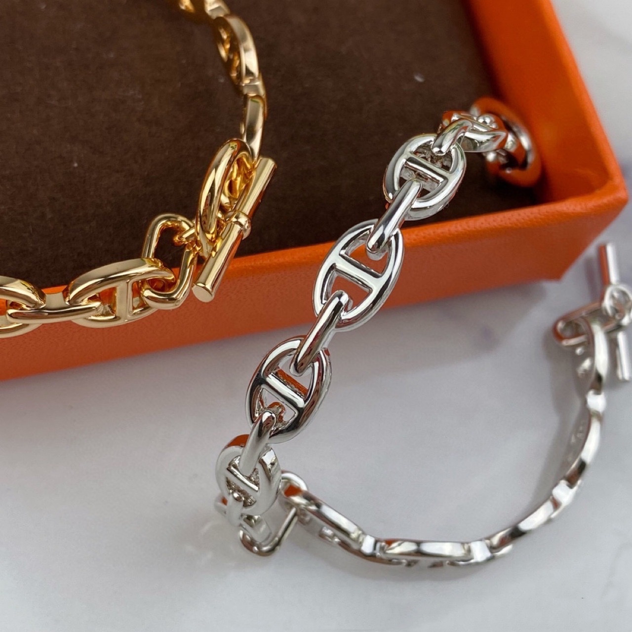 Hot Brand For Women Letter Round H Lock Jewelry S925 Silver Bangle France Quality fashion Superior quality Luxurious Bracelet
Hot Brand For Women Letter Round H Lock Jewelry S925 Silver Bangle France Quality fashion Superior quality Luxurious Bracelet