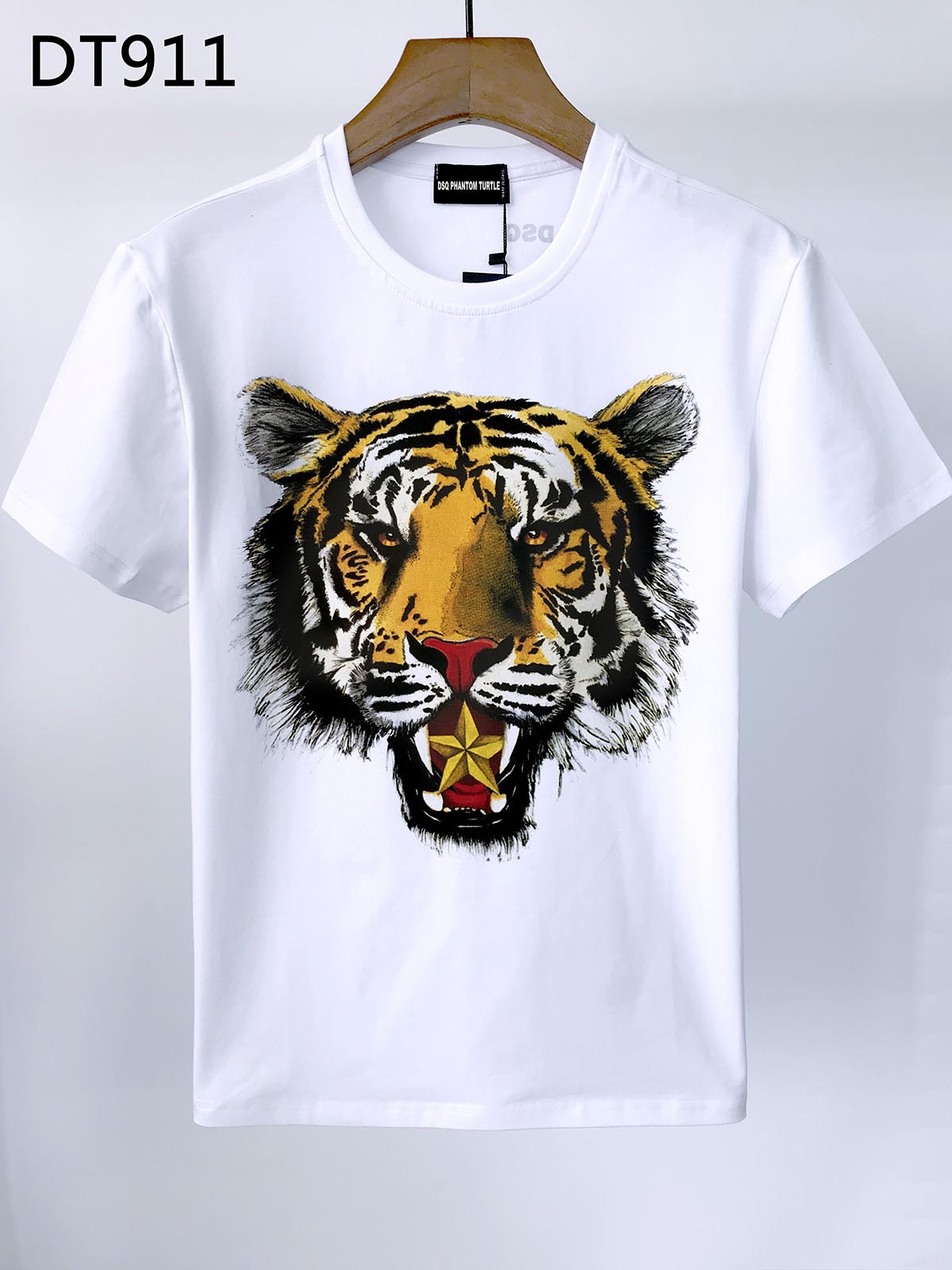 DSQ Mens Designer T Shirts Black White Men Summer Fashion Casual Street T-shirt Tops Short Sleeve Euro Size M-XXXL 6846
DSQ Mens Designer T Shirts Black White Men Summer Fashion Casual Street T-shirt Tops Short Sleeve Euro Size M-XXXL 6846