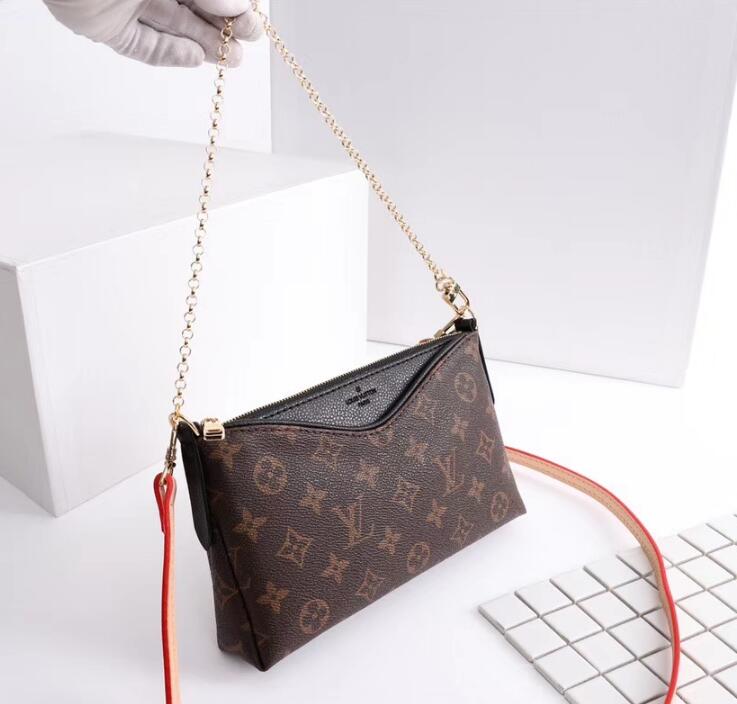 Louis Vuitton Luxury designer handbag wallet classic letter printing bag LV ladies shoulder crossbody high quality
Louis Vuitton Luxury designer handbag wallet classic letter printing bag LV ladies shoulder crossbody high quality