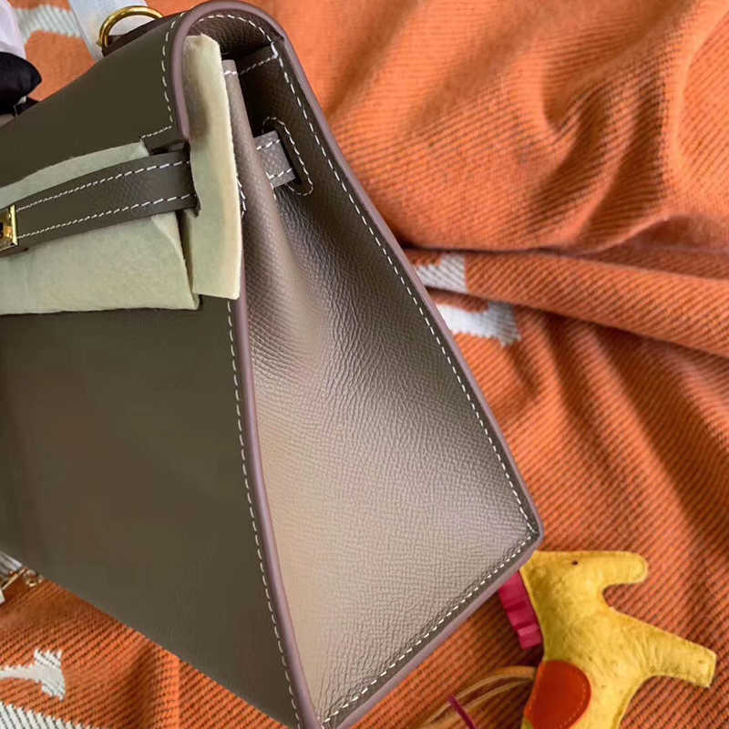 2021 New Trendy Hs Leather Casual Womens Bag Palm Print Cowhide Bag Medium Shoulder Handbag, Midnight black gold buckle (28cm) need s
2021 New Trendy Hs Leather Casual Womens Bag Palm Print Cowhide Bag Medium Shoulder Handbag, Midnight black gold buckle (28cm) need s