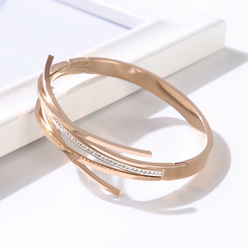 Classic Cross Cz Bracelets Bangles for Women Girls Stainless Steel Crystal Bangle Jewelry Cuff Bracelet Gift Q0719
Classic Cross Cz Bracelets Bangles for Women Girls Stainless Steel Crystal Bangle Jewelry Cuff Bracelet Gift Q0719