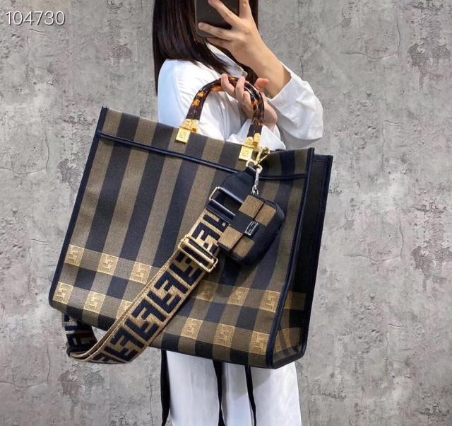 Autumn and Winter New Tote Large Capacity Shopping Bag Old Flower Mid Ancient Stripe Coffee Brown Armpit One Shoulder Messenger Bag Zlh
Autumn and Winter New Tote Large Capacity Shopping Bag Old Flower Mid Ancient Stripe Coffee Brown Armpit One Shoulder Messenger Bag Zlh