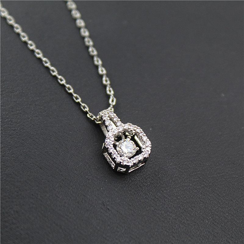 Chokers Japan And Korea's Copper Zircon Collarbone Chain Shiny Simple Everyday Temperament Fashion Women's Choker
Chokers Japan And Korea's Copper Zircon Collarbone Chain Shiny Simple Everyday Temperament Fashion Women's Choker