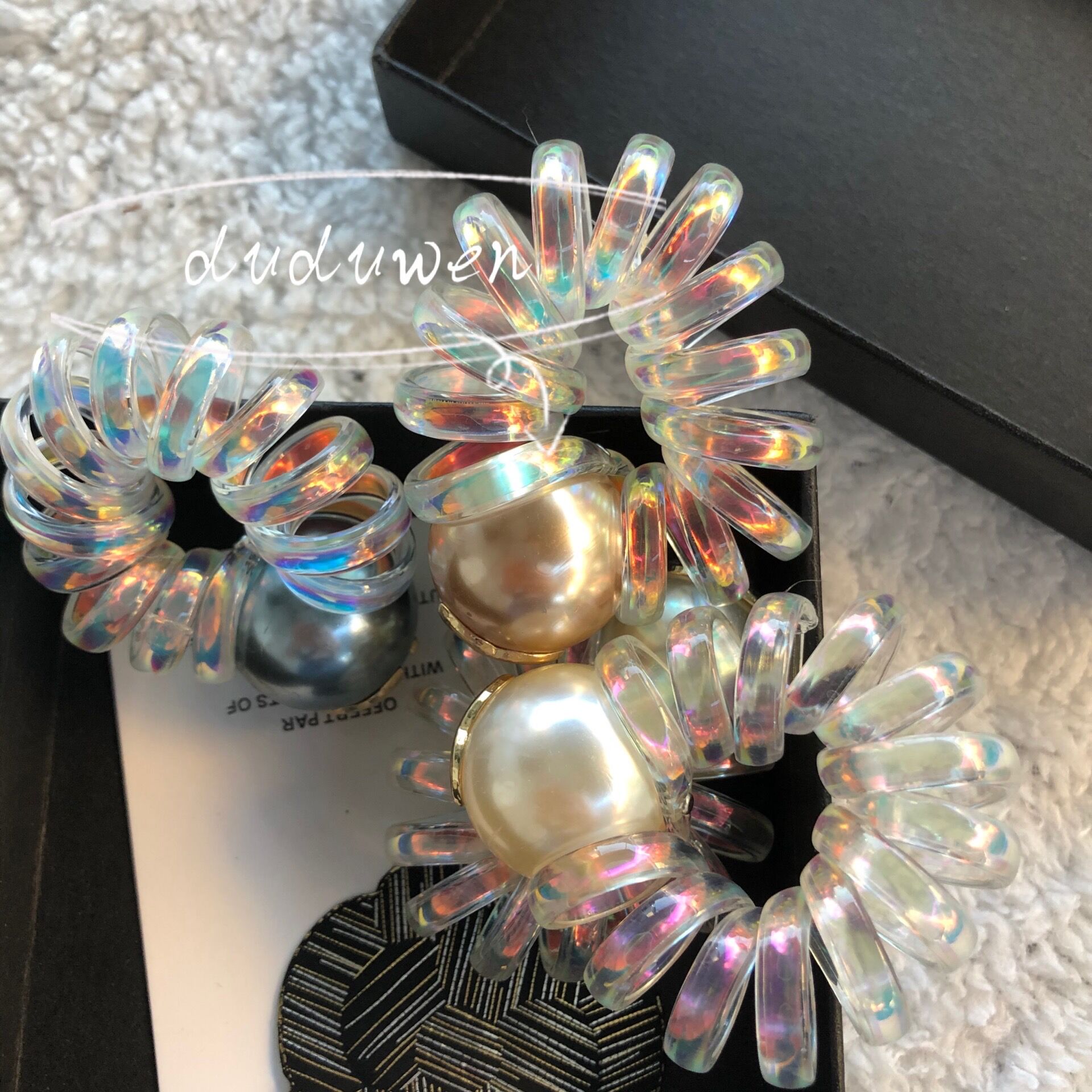 ealstic rubber basic style hair rope pearls waterproof fashion C hairtie for beach or daily
ealstic rubber basic style hair rope pearls waterproof fashion C hairtie for beach or daily