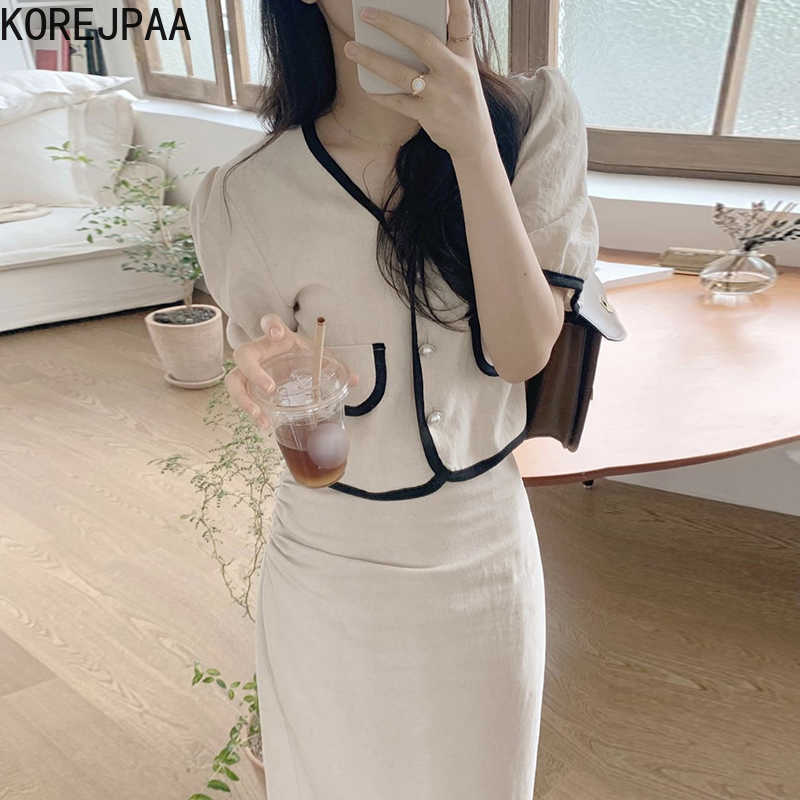 Korejpaa Women Set Summer Ladies French V-Neck Bordered Contrast Pearl Button Shirt High Waist Bag Hip Over The Knee Skirt 210526
Korejpaa Women Set Summer Ladies French V-Neck Bordered Contrast Pearl Button Shirt High Waist Bag Hip Over The Knee Skirt 210526