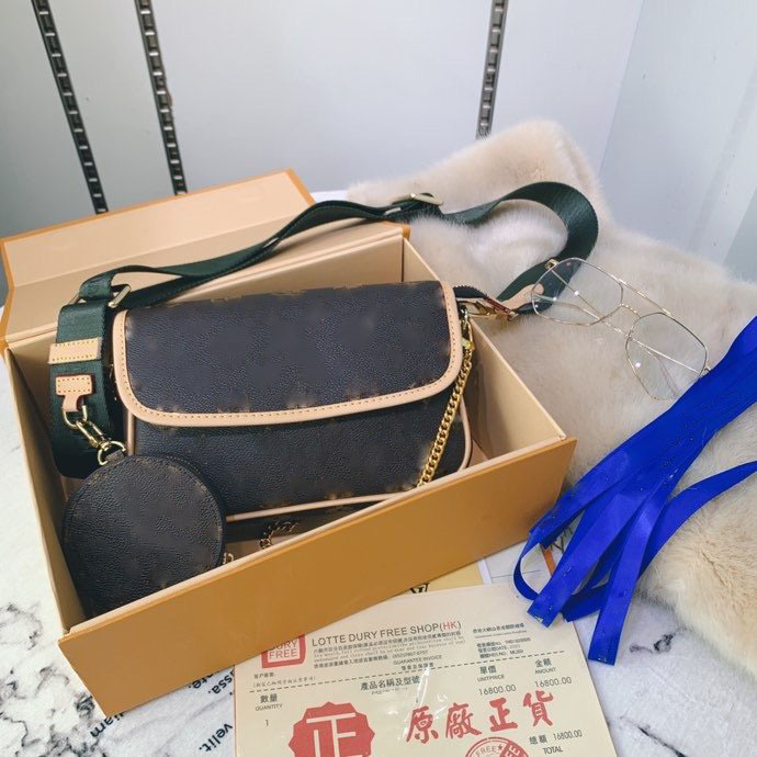 2021 Pochette Accessoires Pouch Twin GM Shoulder Bag With Green belt Size:21*13*5CM V-185
2021 Pochette Accessoires Pouch Twin GM Shoulder Bag With Green belt Size:21*13*5CM V-185
