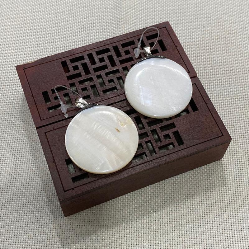 Charms 1 Pcs Natural Round Pearl White Shell Diamond Pendant For DIY Discovery Exquisite Fashion Necklace Bracelet Accessory, Bronze;silver
Charms 1 Pcs Natural Round Pearl White Shell Diamond Pendant For DIY Discovery Exquisite Fashion Necklace Bracelet Accessory, Bronze;silver