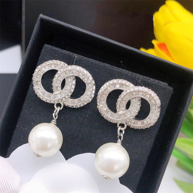 Stud Earrings for Women Fashion Jewelry Dangle Earring Designer Luxury Ear Studs Classic Letter Wedding Earrings Womens Pearl Diamond Eardrop, Silver
Stud Earrings for Women Fashion Jewelry Dangle Earring Designer Luxury Ear Studs Classic Letter Wedding Earrings Womens Pearl Diamond Eardrop, Silver