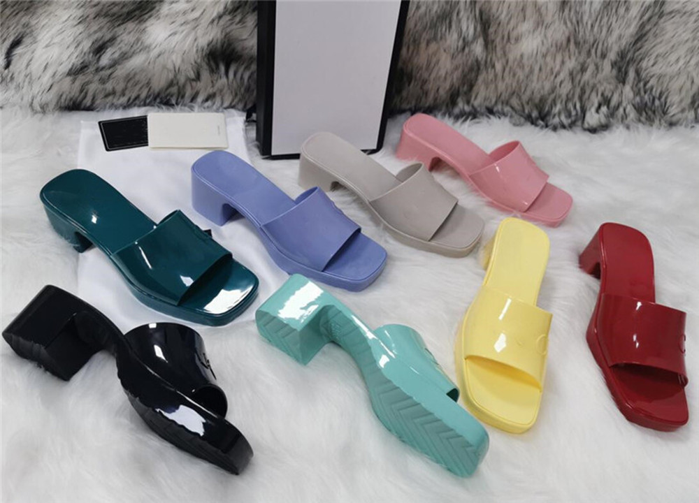 women sandals fashion Beach Thick bottom slippers platform Alphabet lady Sandal Leather High heel slides slipper shoe
women sandals fashion Beach Thick bottom slippers platform Alphabet lady Sandal Leather High heel slides slipper shoe