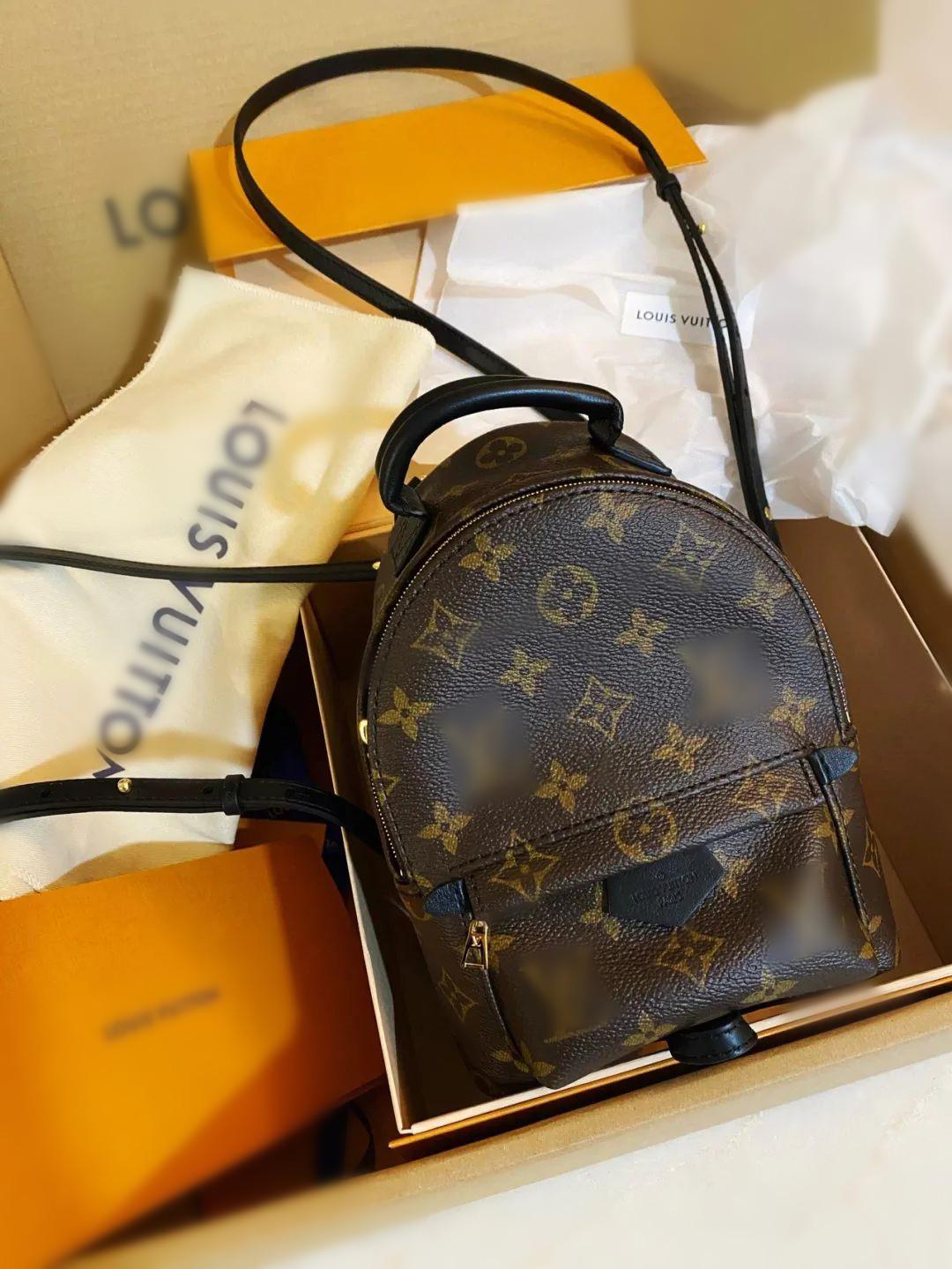 LVLouisVitton Vutton Fashion PALM SPRINGS Mini Backpack Women Leather Handbags Luxury Messenger Bags Women Travel Shoulder Bags, Red;black
LVLouisVitton Vutton Fashion PALM SPRINGS Mini Backpack Women Leather Handbags Luxury Messenger Bags Women Travel Shoulder Bags, Red;black