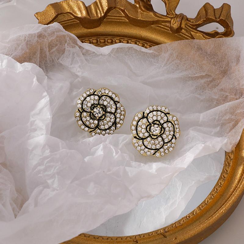 Stud 2021 Arrival Crystal Trendy Korean Camellia Temperament Black Flower Earrings For Women Fashion Sweet Jewelry, Golden;silver
Stud 2021 Arrival Crystal Trendy Korean Camellia Temperament Black Flower Earrings For Women Fashion Sweet Jewelry, Golden;silver