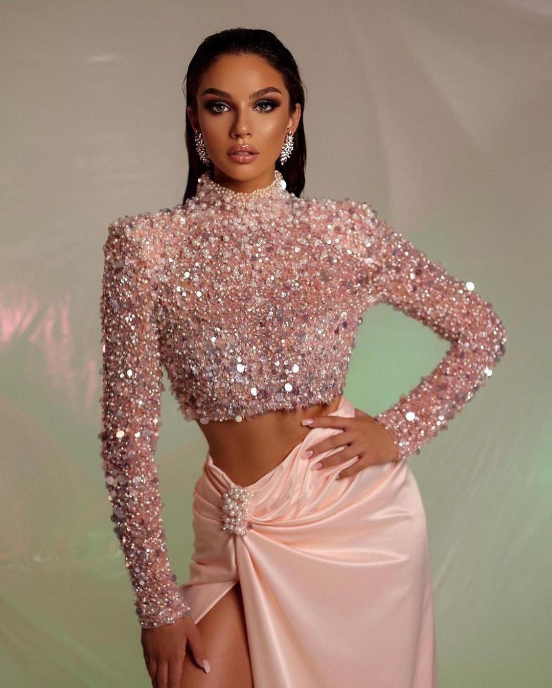 2 Pieces Pink Pearls Prom Dresses Sequins High Neck Evening Dress Custom Made Side Split Long Sleeves Celebrity Floor Length Party Gown