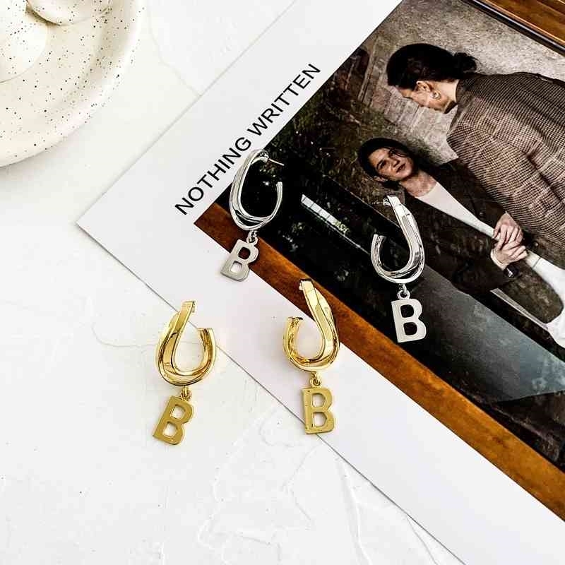 Long Letter Charm Earrings French Style Alloy B-shaped Pendant Niche Design Temperament Women Jewelry
Long Letter Charm Earrings French Style Alloy B-shaped Pendant Niche Design Temperament Women Jewelry