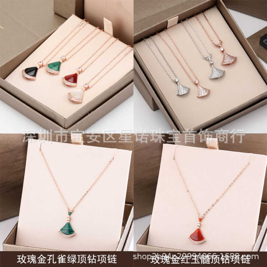 SK High Edition Sterling Silver Skirt Necklace for Women White Fritillaria Red Agate Fan Pendant 18k Rose Gold Chain 5X1G
SK High Edition Sterling Silver Skirt Necklace for Women White Fritillaria Red Agate Fan Pendant 18k Rose Gold Chain 5X1G