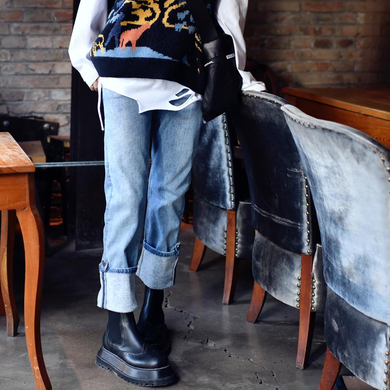 The Korean Version Fashion Light Blue Loose-fitting, Slimming, Warm, Cuffed, Straight Leg Jeans Women's Pants & Capris
The Korean Version Fashion Light Blue Loose-fitting, Slimming, Warm, Cuffed, Straight Leg Jeans Women's Pants & Capris