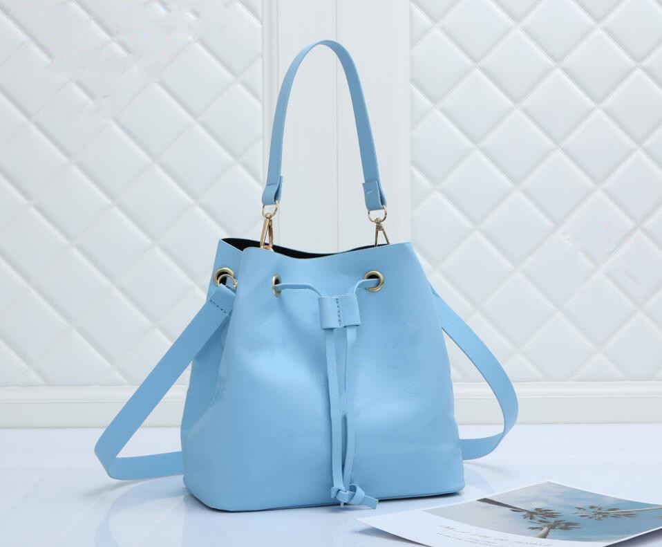 High Quality 2021 wholesale color luxury fashion bucket bag handbag messenger lady shoulder women, Black
High Quality 2021 wholesale color luxury fashion bucket bag handbag messenger lady shoulder women, Black