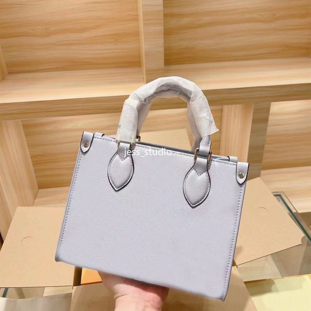 Fashion Ladies Handbags Women One Shoulder Messenger Bag High Quality Leather Embossed Wallet Four Colors
Fashion Ladies Handbags Women One Shoulder Messenger Bag High Quality Leather Embossed Wallet Four Colors