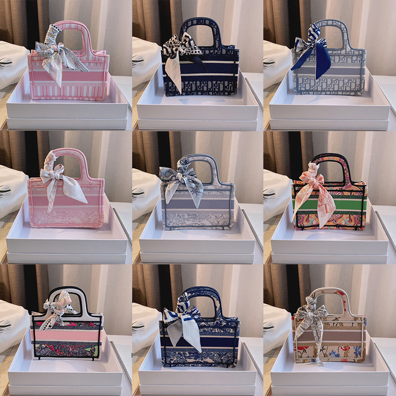 2021 brand designer shopping bag women's top quality luxury fashion mini handbag temperament messenger bags with box size 23*7*16cm, #2
2021 brand designer shopping bag women's top quality luxury fashion mini handbag temperament messenger bags with box size 23*7*16cm, #2