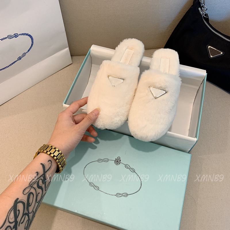 Latest Plush Slippers Designer Winter Warm Home Slipper 2021 Luxurys Flat Casual Shoes Women Outdoor Fashion Comfortable Sandals, This option is not for sale.
Latest Plush Slippers Designer Winter Warm Home Slipper 2021 Luxurys Flat Casual Shoes Women Outdoor Fashion Comfortable Sandals, This option is not for sale.