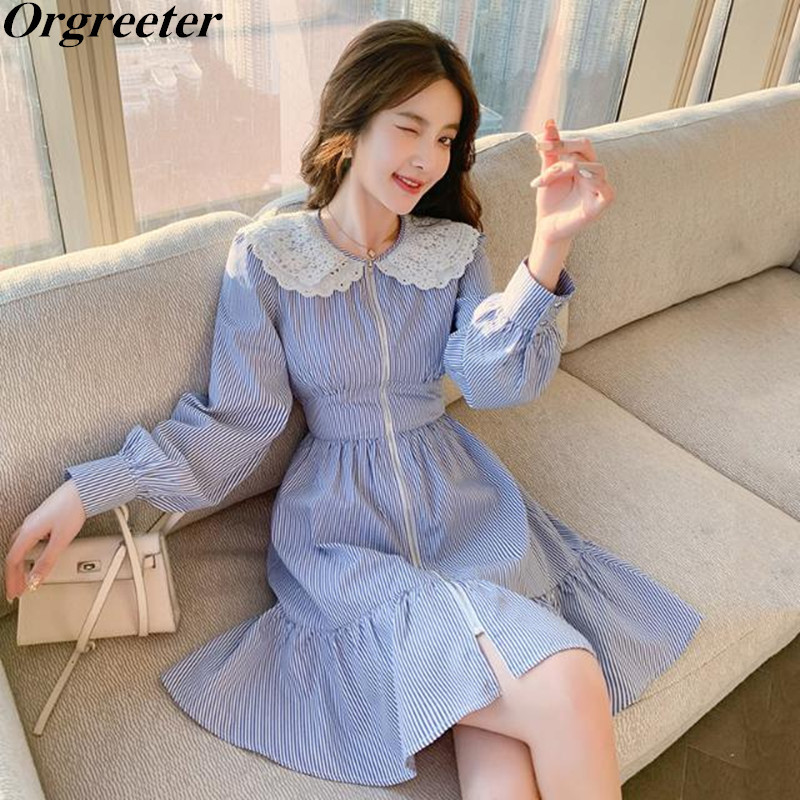Korean Women Vintage Lantern Sleeve Elegant Office Blue Striped Dress Female Spring Sweet Lace Peter pan collar 210525
Korean Women Vintage Lantern Sleeve Elegant Office Blue Striped Dress Female Spring Sweet Lace Peter pan collar 210525