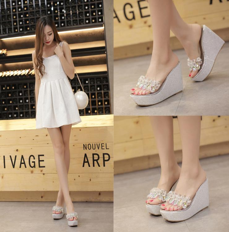 Slippers Thick Bottom Slope Heel High Summer 2021 Color Handmade Water Drill Transparent Waterproof Platform Sandal, Gold
Slippers Thick Bottom Slope Heel High Summer 2021 Color Handmade Water Drill Transparent Waterproof Platform Sandal, Gold