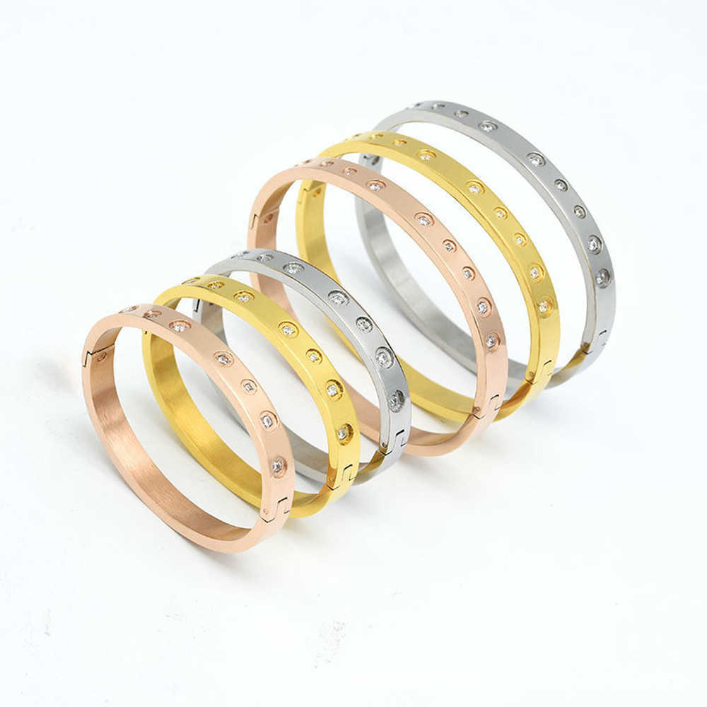 Bracelets Bangles Stainless Steel Jewellery Parent-child Bracelet Set Irregularly Arranged Zircon Golden Baby Bracelet Q0717
Bracelets Bangles Stainless Steel Jewellery Parent-child Bracelet Set Irregularly Arranged Zircon Golden Baby Bracelet Q0717