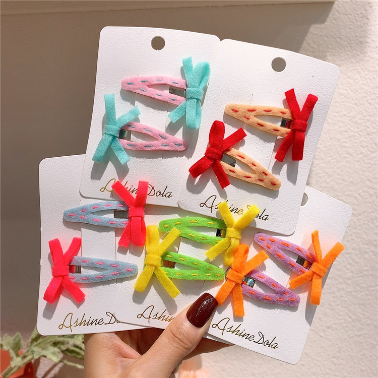 1 Pair New Autumn and Winter Korea Sweet Girl Hairpins Fashion Children's Cute Colorful Plush Bow BB Clip Hair Accessories
1 Pair New Autumn and Winter Korea Sweet Girl Hairpins Fashion Children's Cute Colorful Plush Bow BB Clip Hair Accessories