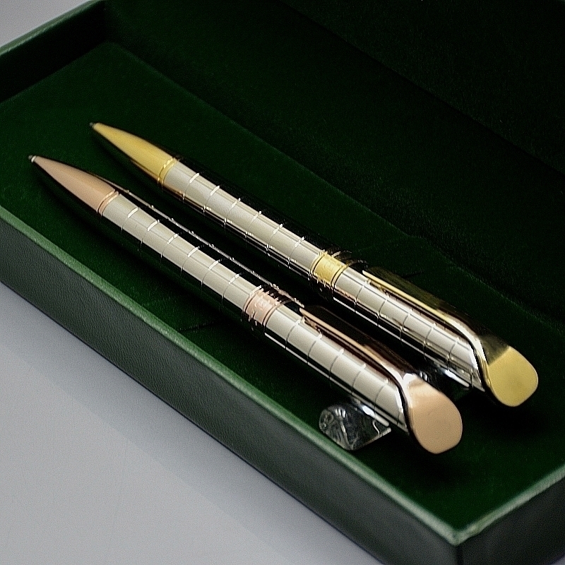 Luxury Christmas Gift pen High quality Rlx Metal Grid Ballpoint pens Stationery office school supplies Write Smooth with Box Packaging, As shown picture
Luxury Christmas Gift pen High quality Rlx Metal Grid Ballpoint pens Stationery office school supplies Write Smooth with Box Packaging, As shown picture