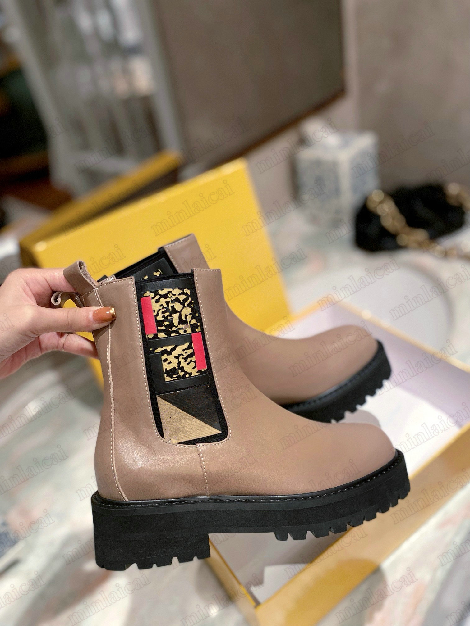 Designer High top Chelsea Combat Boots Leopard Print for Women Ankle Martin Boots Leather Stretch Luxurys Designers, Customize
Designer High top Chelsea Combat Boots Leopard Print for Women Ankle Martin Boots Leather Stretch Luxurys Designers, Customize