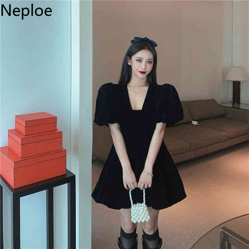 Neploe Woman Dress French Velvet Sweet Puff Sleeve Princess Mini Dresses Women Vintage Slim Waist V-neck Temperament Vestidos 210422