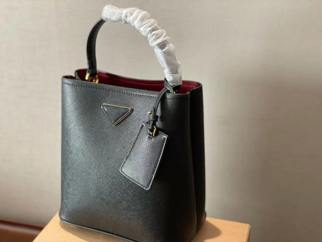 PRAD Designer Women Mini Bucket Bag tote Palmar pattern cowhide high quality purse handbag messenger crossbody wallet Inclined shoulder Credit card bags 19x18cm GJ, Customized
PRAD Designer Women Mini Bucket Bag tote Palmar pattern cowhide high quality purse handbag messenger crossbody wallet Inclined shoulder Credit card bags 19x18cm GJ, Customized
