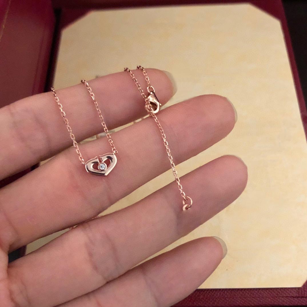 Jewelry Necklaces & Pendants Europe America Fashion Style Lady Electroplated 18k gold crystal drill core shape necklace Adjustable size 129304
Jewelry Necklaces & Pendants Europe America Fashion Style Lady Electroplated 18k gold crystal drill core shape necklace Adjustable size 129304