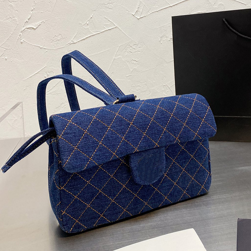 21ss Women Denim Blue Should Small Bags Backpack Classic C Flap Deauville Chain Springs Mini Double Used Vanity Case Quilted Turnlock Sacoch
21ss Women Denim Blue Should Small Bags Backpack Classic C Flap Deauville Chain Springs Mini Double Used Vanity Case Quilted Turnlock Sacoch