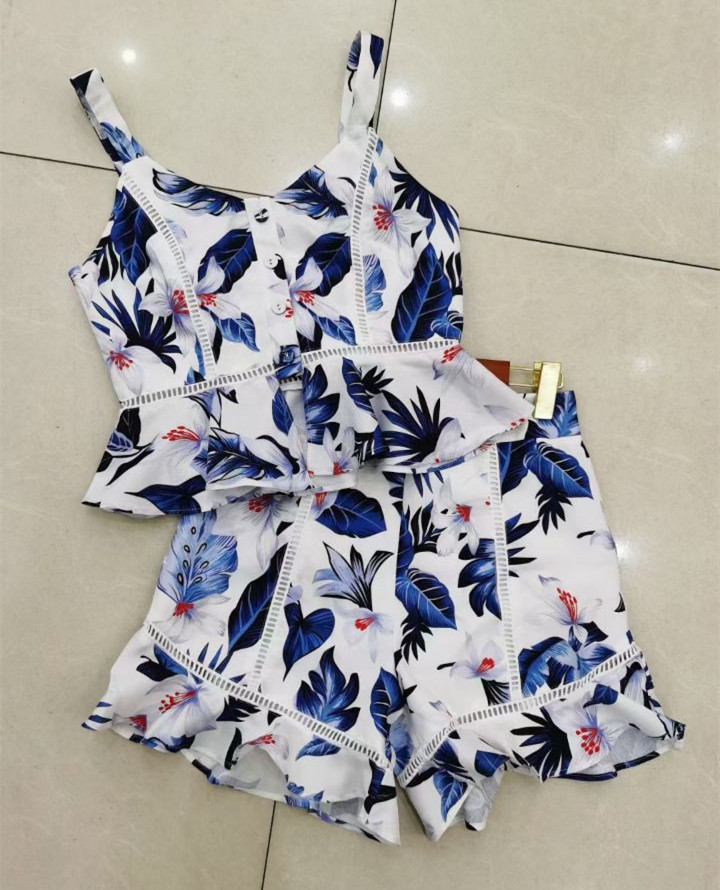 [DEAT] New Summer Fashion Women Clothes V-neck Sleeveless Pullover Short Top And High Wist Shorts Printed Two Pieces Set WR45505 210428