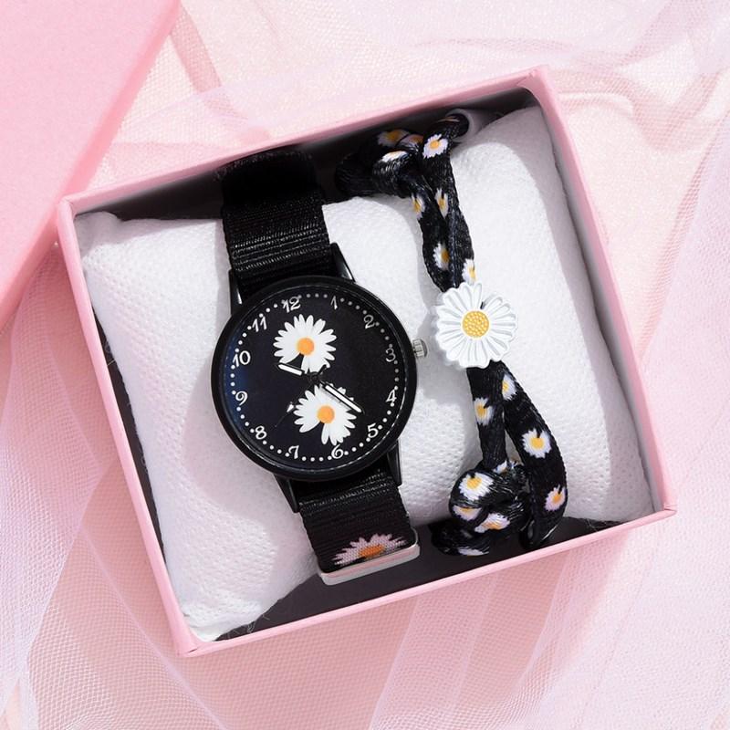 Wristwatches 2021 Women's Daisy Flowers Nylon Band Watches Ladies Casual Round Analog Quartz Women Clock, Black band
Wristwatches 2021 Women's Daisy Flowers Nylon Band Watches Ladies Casual Round Analog Quartz Women Clock, Black band