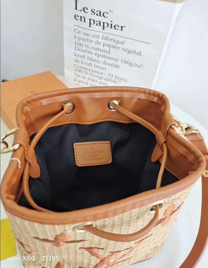 hight LVLOUISVITTONYSLvutton bags Fashion Shoulder bag Crossbody Presbyopic Messenger Trendy Womens Saddle kpl35
hight LVLOUISVITTONYSLvutton bags Fashion Shoulder bag Crossbody Presbyopic Messenger Trendy Womens Saddle kpl35