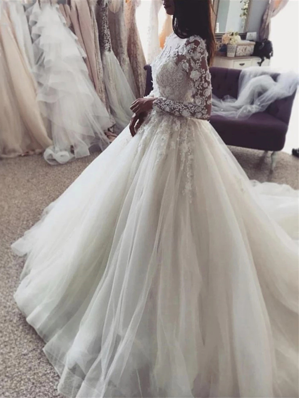 Ivory Princess A Line Wedding Dresses Long Sleeves Bride Dress Appliques Lace Floral Beaded Illusion Tulle Buttons Back Bridal Gowns 2022 Spring Autum