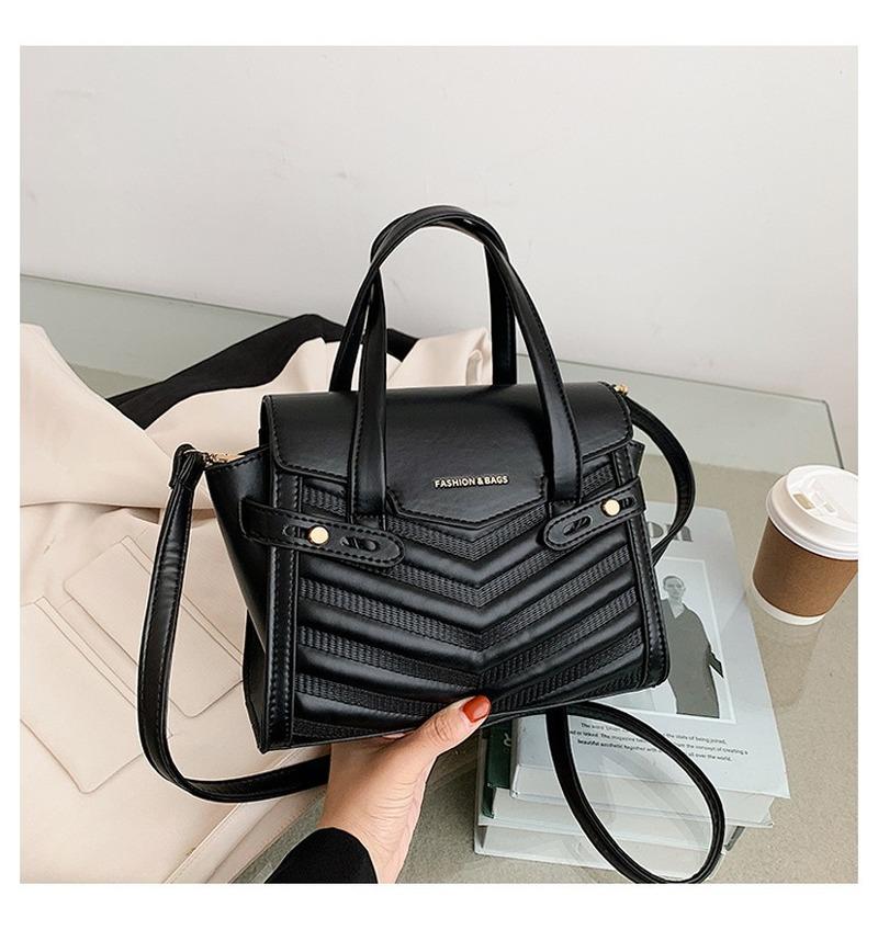 Autumn And Winter Fashion Ladies Embroidered Thread Portable Shoulder Bag High Quality PU Large Capacity Female Bags, Black
Autumn And Winter Fashion Ladies Embroidered Thread Portable Shoulder Bag High Quality PU Large Capacity Female Bags, Black
