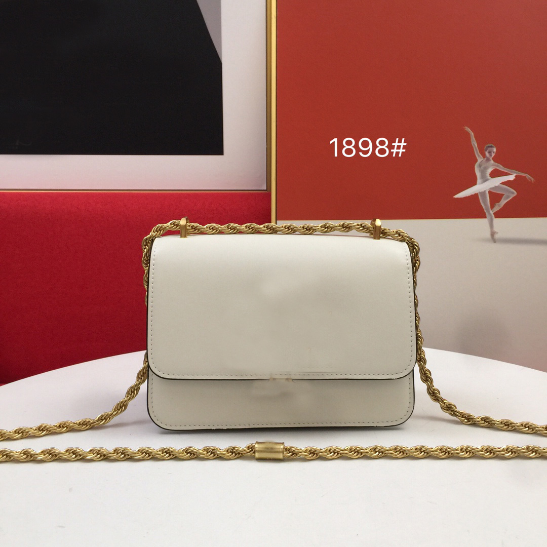 Luxurys Designers Bags 2021 Handbag Quality Wallet Women Underarm Handbags Crossbody Shoulder Bag Fringed Messenger Purse
Luxurys Designers Bags 2021 Handbag Quality Wallet Women Underarm Handbags Crossbody Shoulder Bag Fringed Messenger Purse