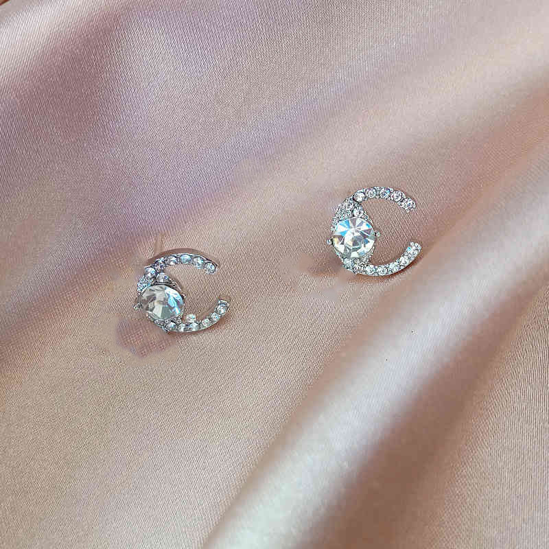 Earrings S925 silver needle Korean small fragrance C double fashion compact temperament simple
Earrings S925 silver needle Korean small fragrance C double fashion compact temperament simple