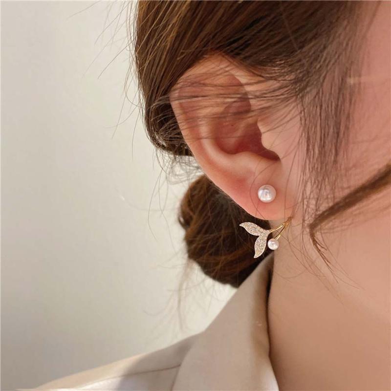 Stud Cute Rhinestone Pearl Fish Tail Earrings For Women Girls Korean Style Front And Back Fashion Small Earring Bijoux, Golden;silver
Stud Cute Rhinestone Pearl Fish Tail Earrings For Women Girls Korean Style Front And Back Fashion Small Earring Bijoux, Golden;silver