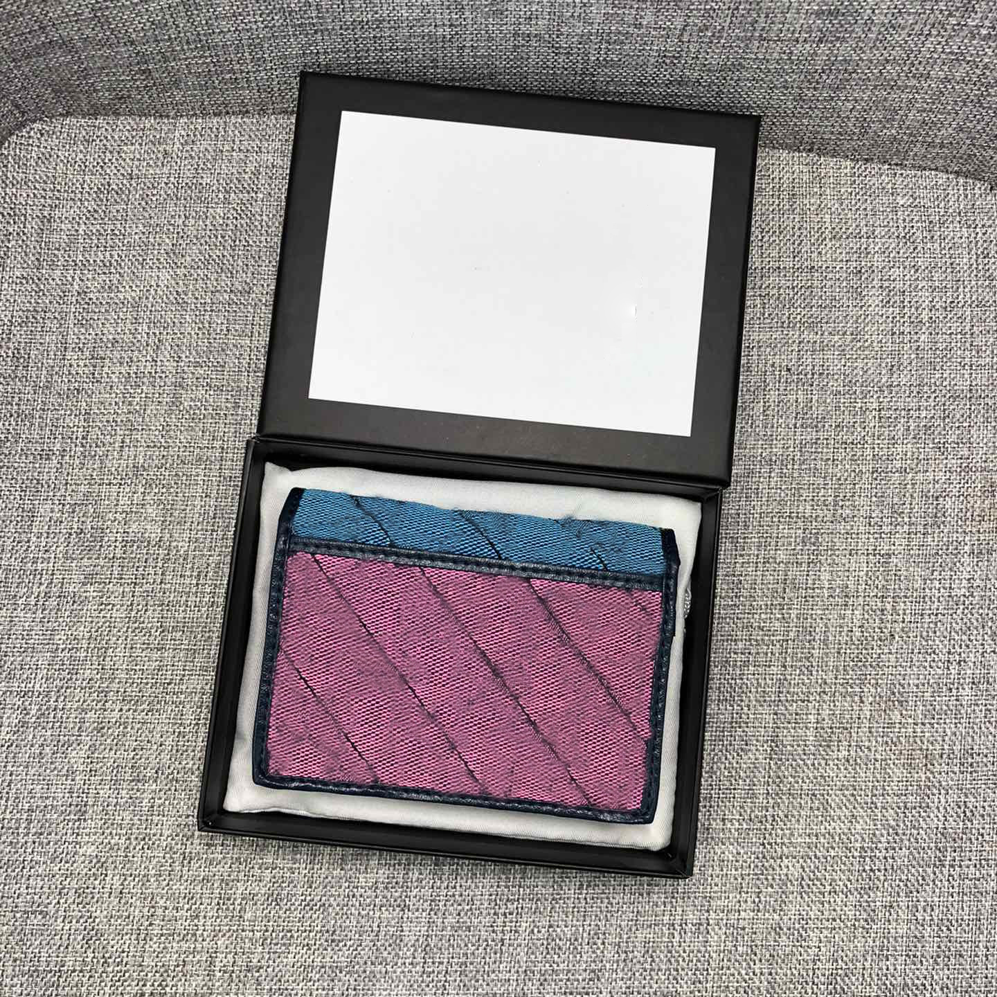 Luxury Designer multi color folding short wallet high quality change Credit Card Coin zipper pocket bag, Color1
Luxury Designer multi color folding short wallet high quality change Credit Card Coin zipper pocket bag, Color1