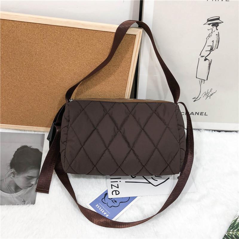 Black Quilted Retro Large-Capacity Bag Handbags Women's 2021 Style Fashion All-Match Simple Shoulder Tote Evening Bags
Black Quilted Retro Large-Capacity Bag Handbags Women's 2021 Style Fashion All-Match Simple Shoulder Tote Evening Bags