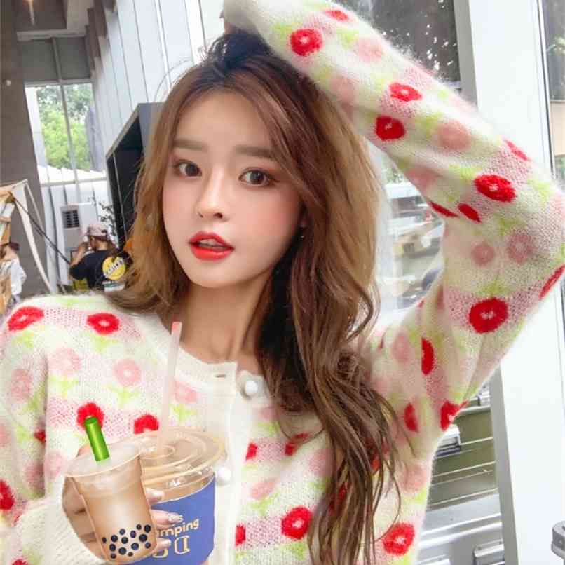 Women' suit knitted two-piece autumn O-neck lip diagram cardigan sweater + mini skirt set 210520, Image color suit
Women' suit knitted two-piece autumn O-neck lip diagram cardigan sweater + mini skirt set 210520, Image color suit